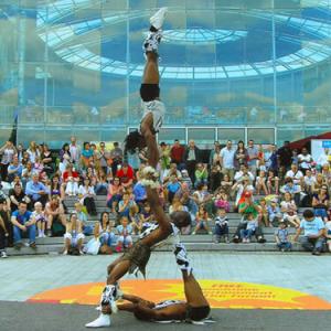 African Acrobatic Act (click for more..)