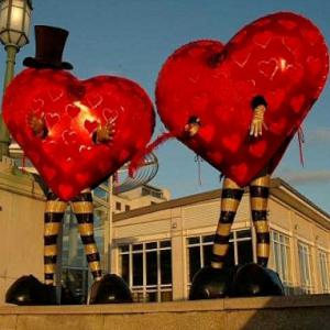 Strolling Valentine Hearts image