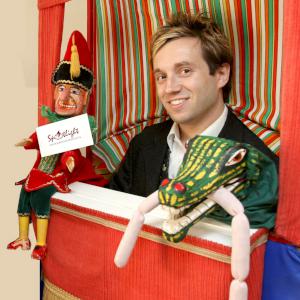 Punch and Judy for street festivals, town centres and shopping centres.