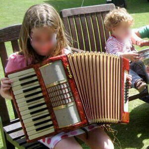 Accordion.JPG (38774 bytes)