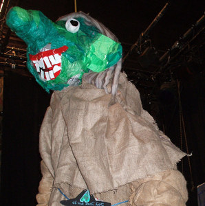 crocsculpture.JPG (31941 bytes)