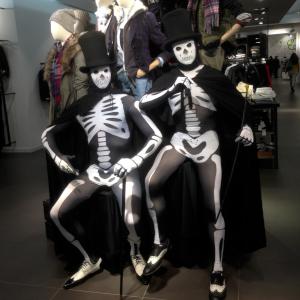 Stiltwalking Witch -click for more stilts