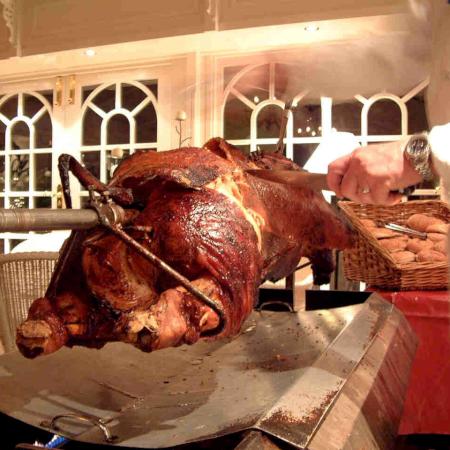 hogroast2.JPG (17832 bytes)