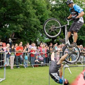 mountain bike display team