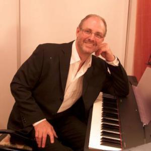 piano/vocalist with good popular repertoire