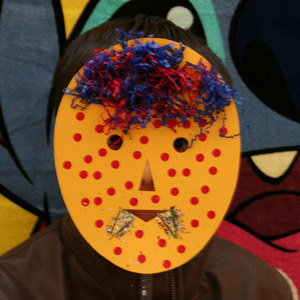 mask3.JPG (33584 bytes)